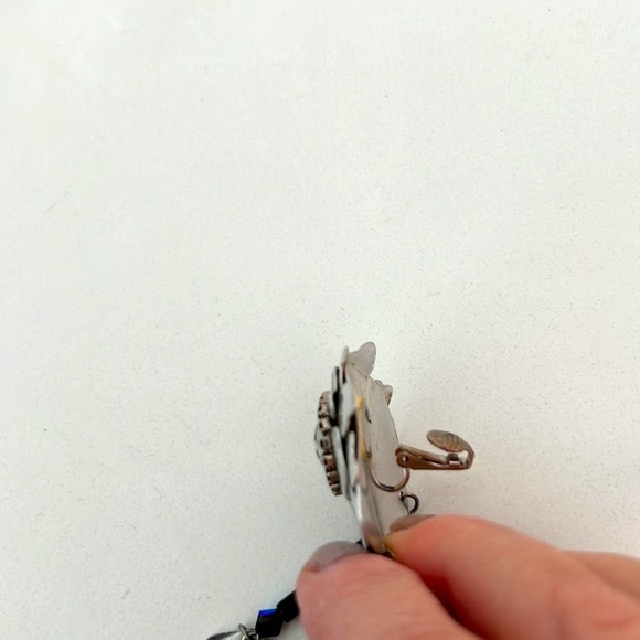 Vintage 70s Clip Earrings floral and feathers native-american inspired - Picture 4 of 8